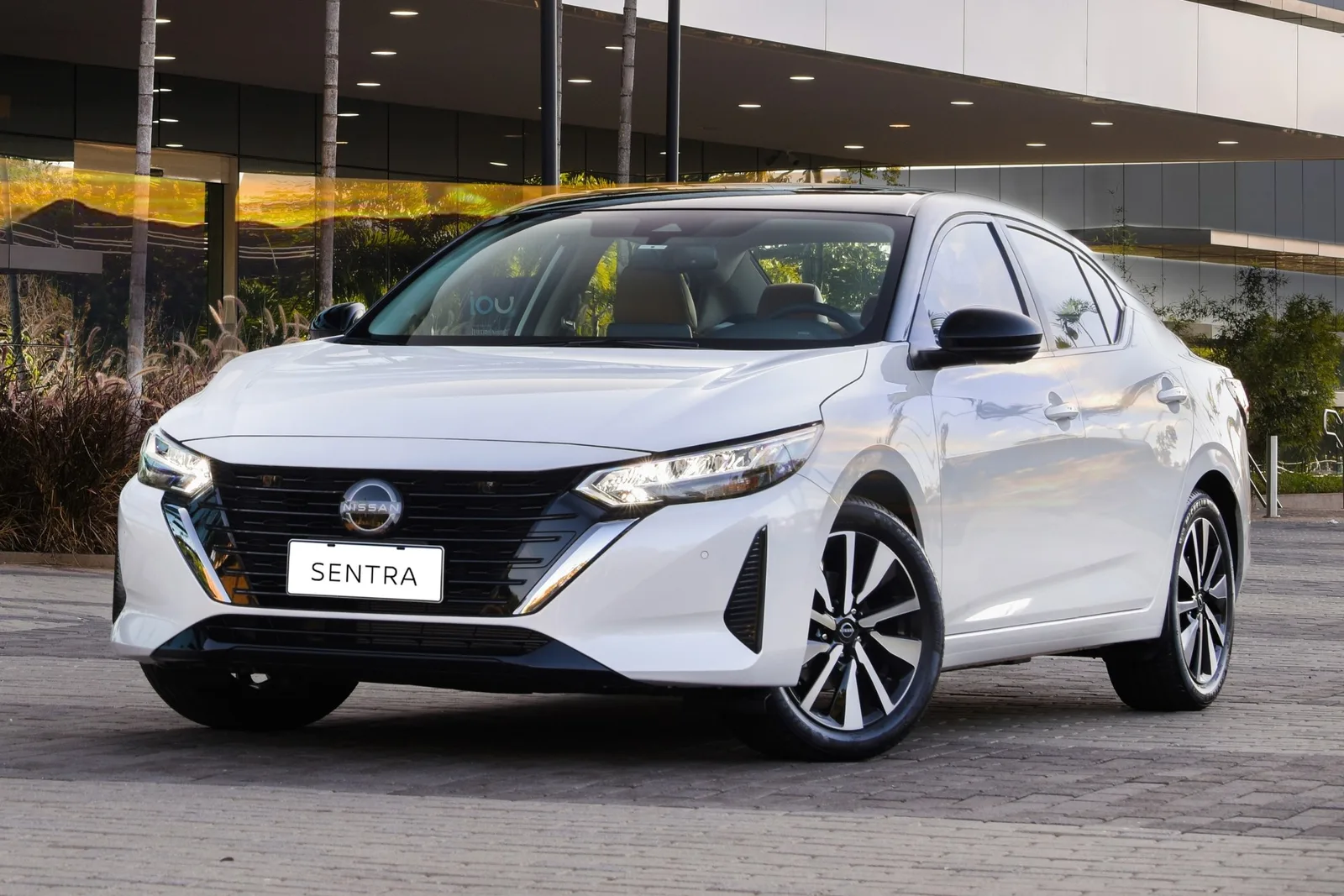 Quatro sedãs usados da Nissan com opções desde R$ 29.900