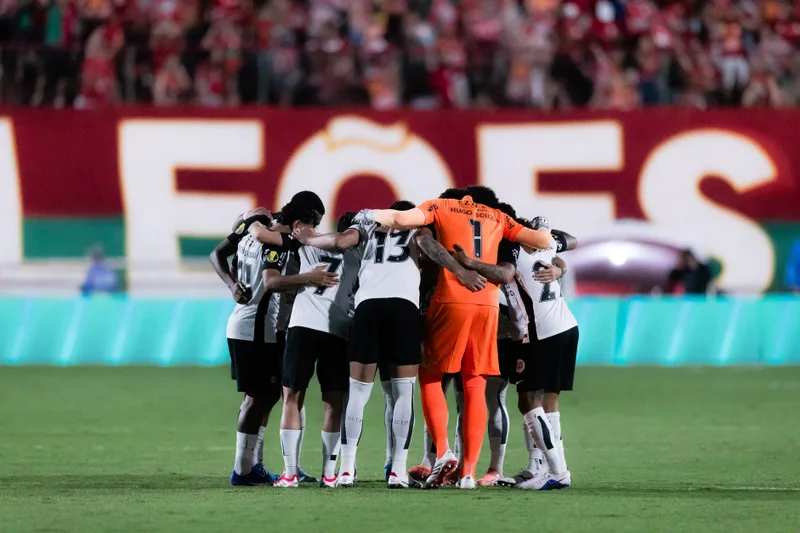 Corinthians tenta interromper série de derrotas contra o Flamengo no Brasileirão