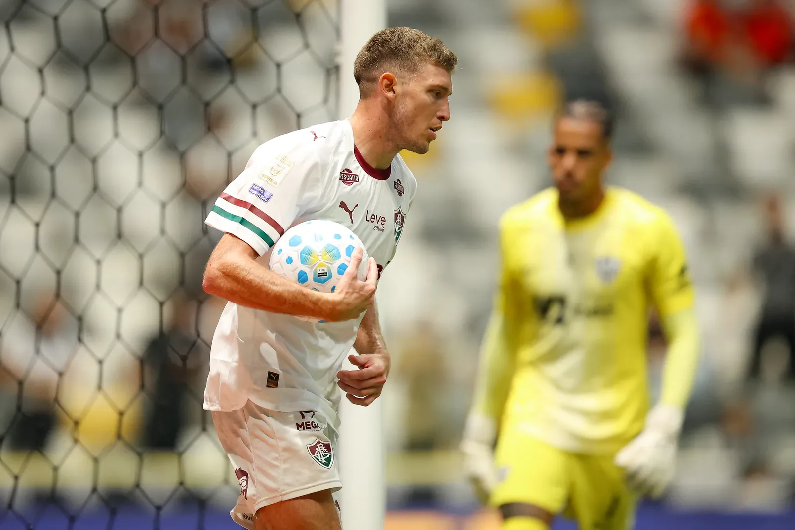 Castillo marca e busca mais minutos no Fluminense após novos desfalques