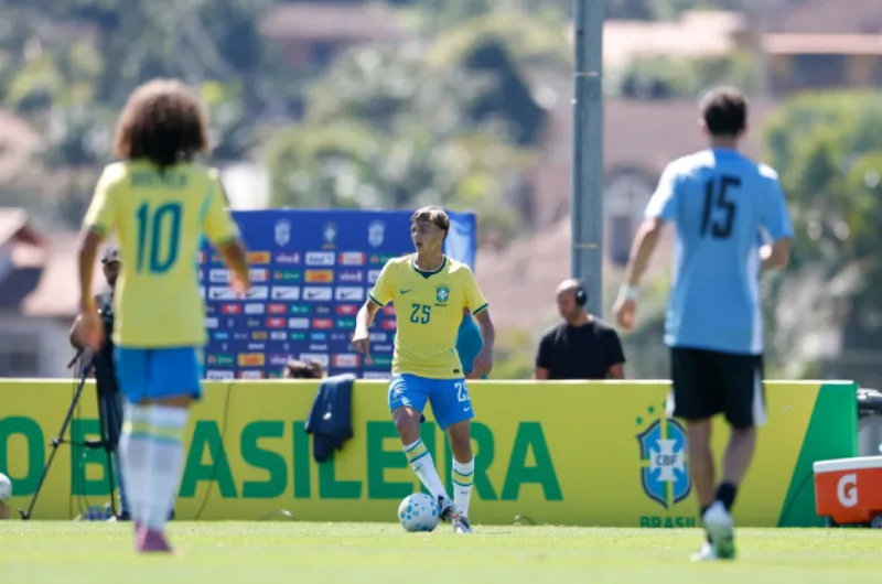 Brasil perde pênalti e fica no 0 a 0 com o Equador na Liga Evolução