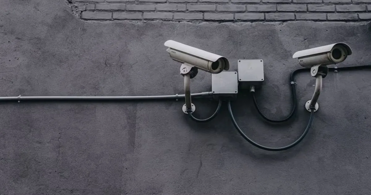 Invasão expõe dados de câmeras da Flock Safety nos Estados Unidos