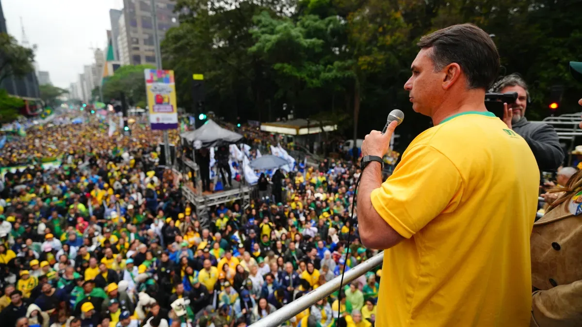 Bolsonarismo mantém força no primeiro turno, aponta análise francesa