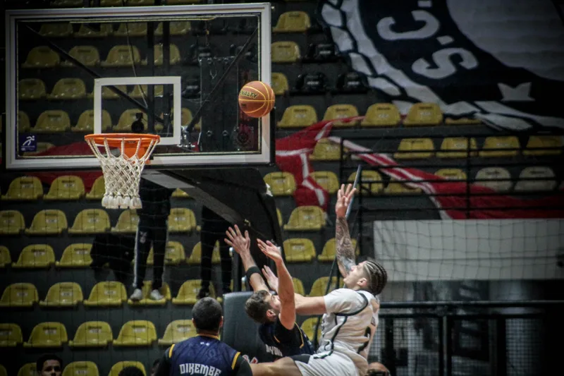 Corinthians tenta reagir contra o Mogi na semifinal do Paulista de Basquete