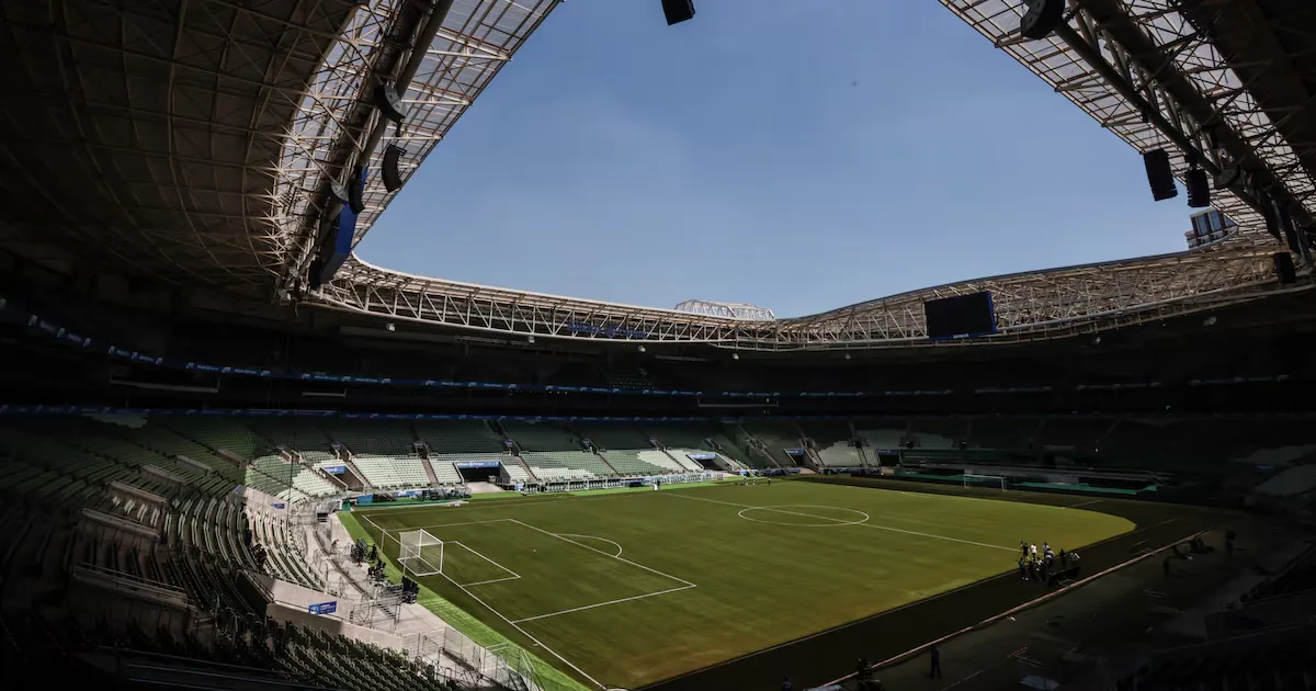 Palmeiras reage a críticas de Leo Ortiz sobre o gramado do Maracanã