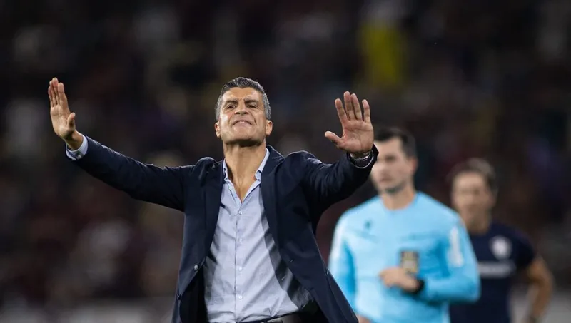 Família vascaína pesa no interesse de Matheus Gonçalves pelo Vasco