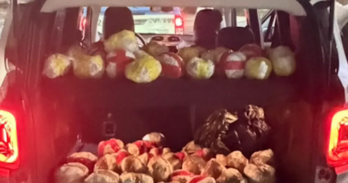 Motorista é preso com 5,4 mil pinos de pó branco no Rio