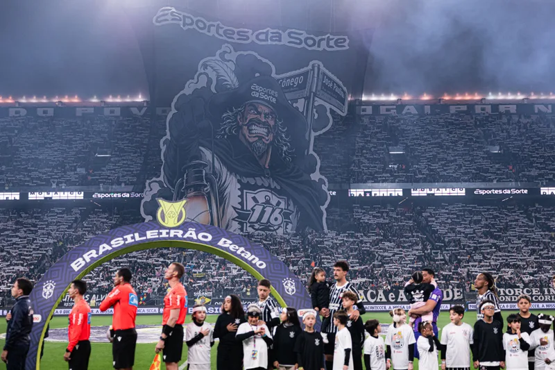 Mosaico do Corinthians resgata fundação do clube antes de jogo com a Chapecoense