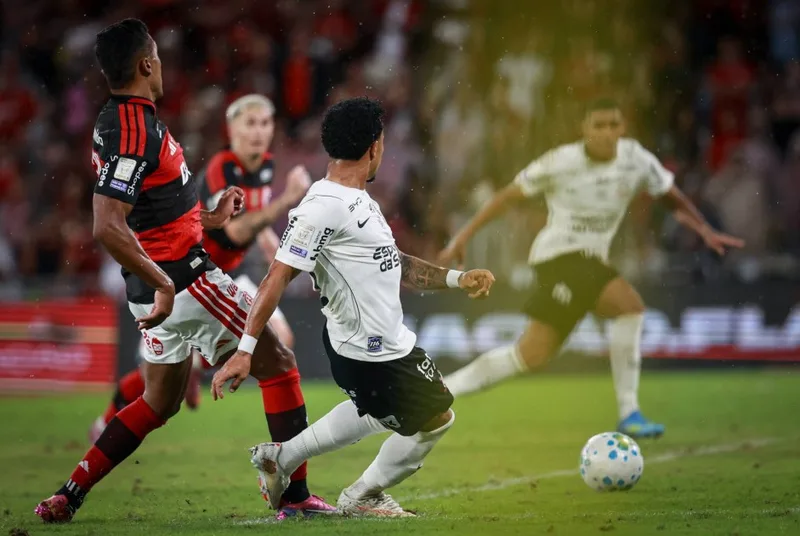 Passe de Kaio César muda disputa por assistências no Corinthians