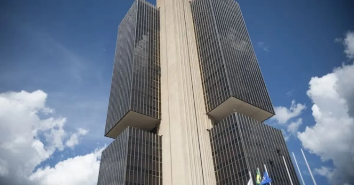 Inflação acima da meta leva BC a reduzir Selic com cautela