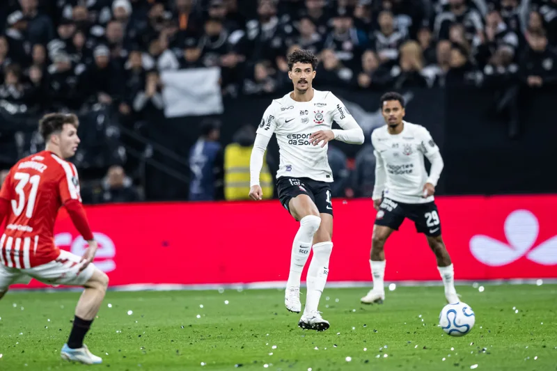 Corinthians deixa a Libertadores e mira duelo com o Fluminense no Brasileiro