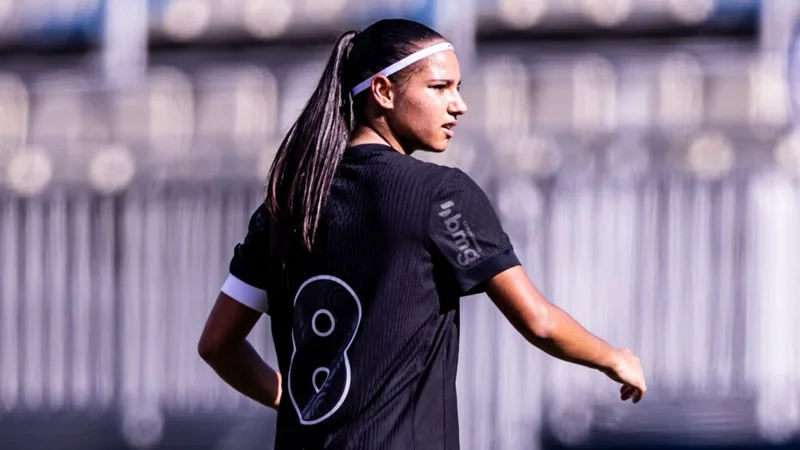 Julia Faria destaca estudos como diferencial para jogadoras que deixam o Corinthians