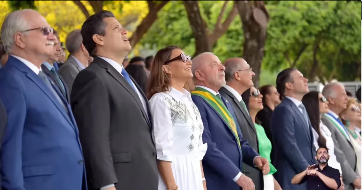 Presença de Fachin e Alcolumbre marca desfile de 7 de Setembro em Brasília