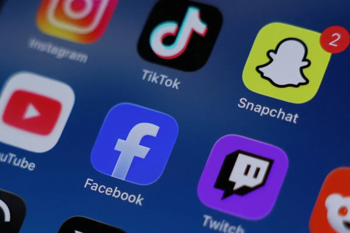 Pesquisa aponta aumento da desconfiança sobre redes sociais e democracia