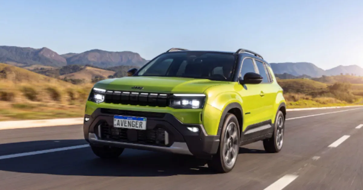 Jeep Avenger chega ao Brasil como SUV compacto híbrido de entrada da marca