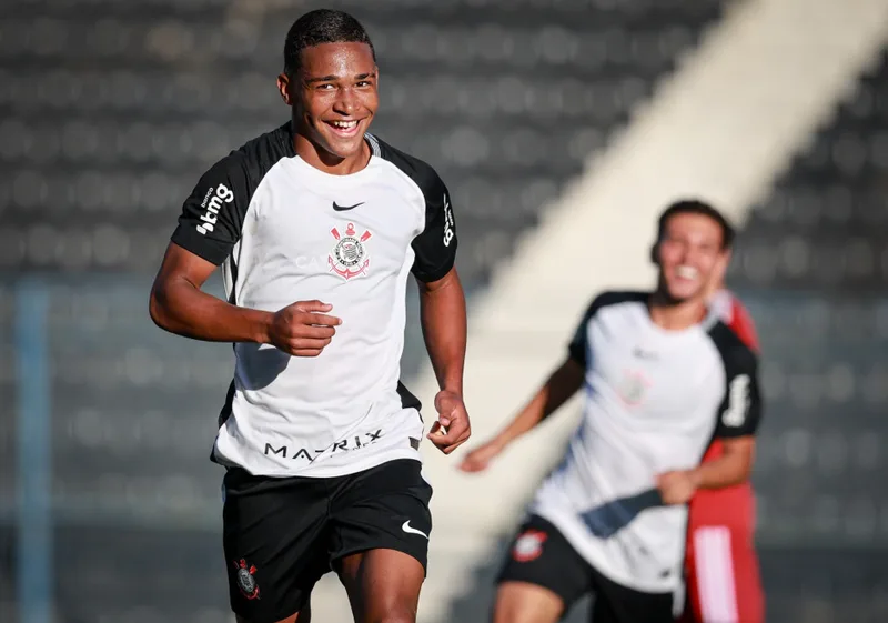 Corinthians goleia Atlético-GO por 8 a 0 e termina Brasileiro Sub-17 em segundo