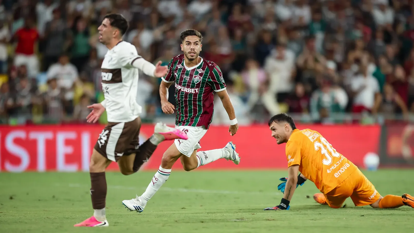 Fluminense vence Platense e chega a quatro adversários inéditos em 2026