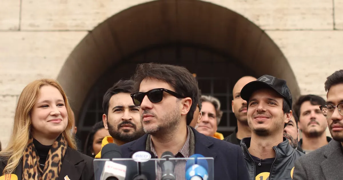 Renan questiona pesquisas e pede saída de ministros e autoridades
