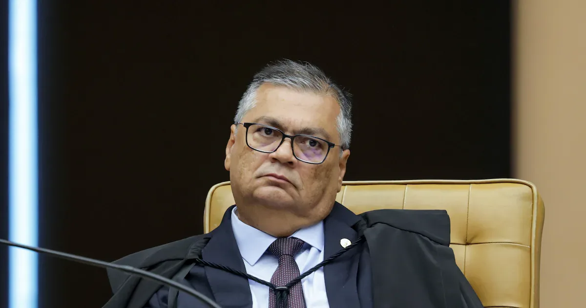 Dino cobra explicações sobre atuação do Banco Master no setor funerário de SP