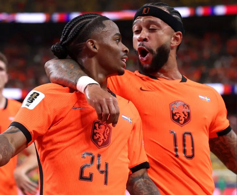 Memphis Depay não é chamado por Xavi para a seleção holandesa