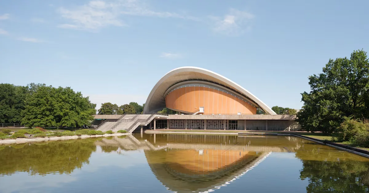 Bienal de São Paulo apresenta em Berlim obras sobre convivência e direitos humanos