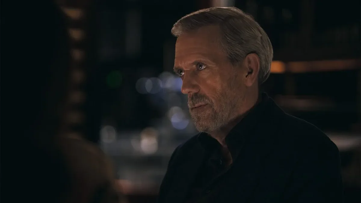Apple TV anuncia estreia de série policial estrelada por Hugh Laurie