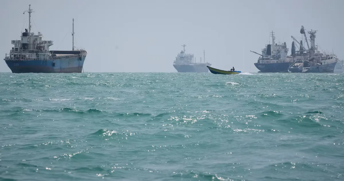 EUA afirmam ter destruído cinco petroleiros iranianos no Golfo de Omã