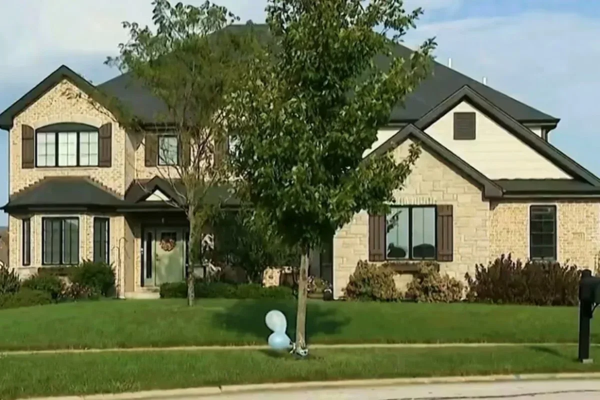 Defesa atribui a episódio psicótico morte de criança em Illinois