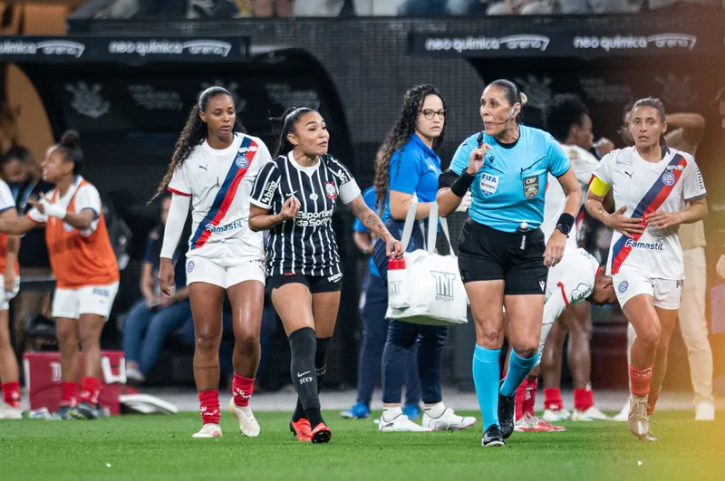 CBF publica áudio que levou à expulsão de Thaís Regina contra o Bahia