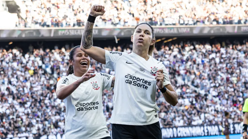 Corinthians precisa reverter vantagem do São Paulo na final feminina