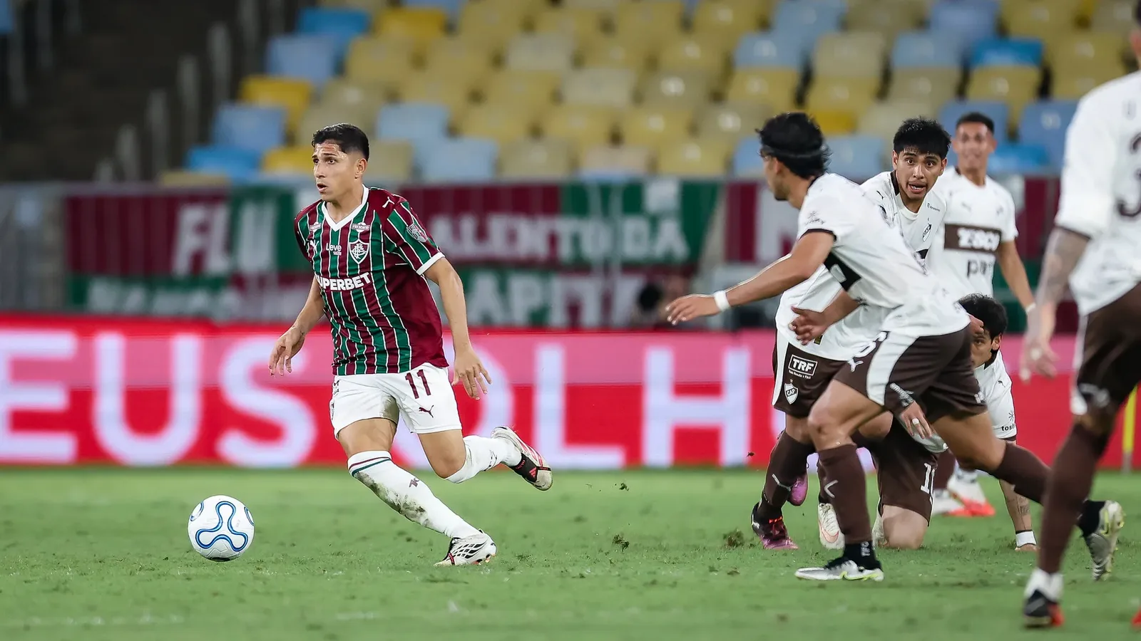 Savarino vê queda do Fluminense no segundo tempo contra o Platense