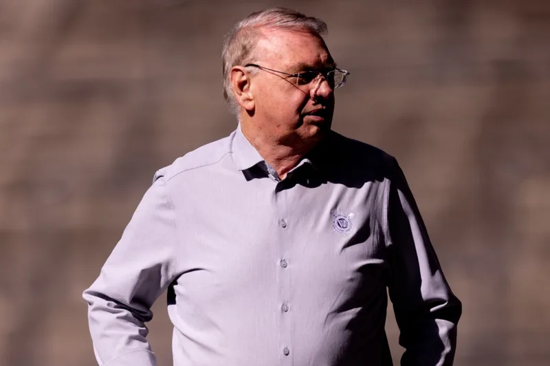 Corinthians mantém dois meses de direitos de imagem em atraso