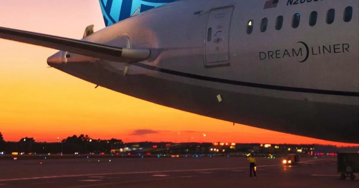 United alerta comissários sobre trocas de voos para obter pagamento sem trabalhar