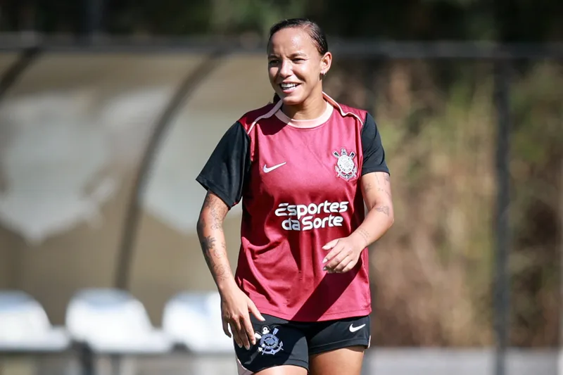 Emily Lima diz que ausência de Letícia Monteiro é decisão interna no Corinthians