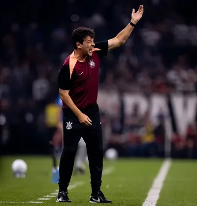 Fluminense retoma o Brasileirão contra Corinthians em crise no returno