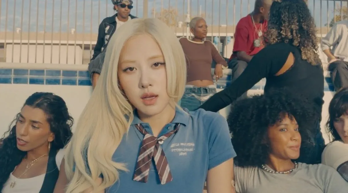 ROSÉ usa iPhone 18 Pro em clipe dirigido por Dave Meyers