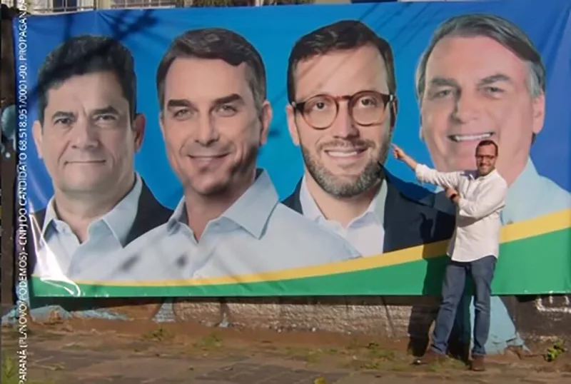 Justiça Eleitoral multa Filipe Barros por banner na frente da sede do PT