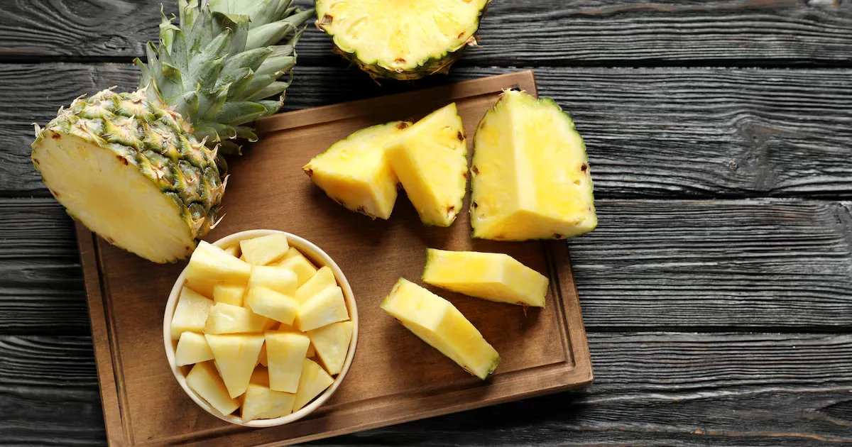 Abacaxi reúne bromelina, vitaminas e opções para receitas
