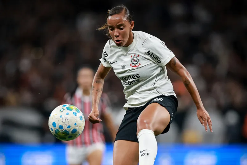 Letícia Monteiro volta a jogar pelo Corinthians após sete partidas fora
