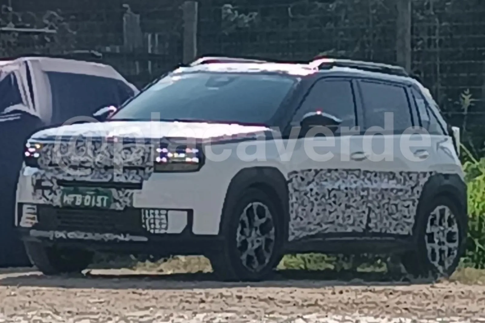 Novo Fiat Argo X é flagrado com mudanças em relação ao Grande Panda