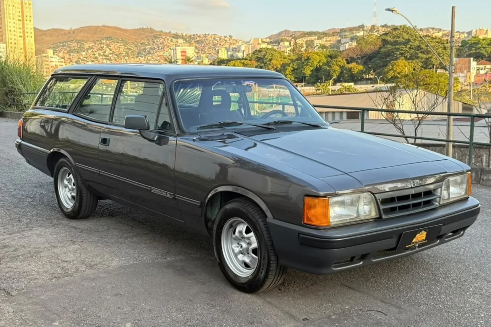 Chevrolet Caravan SL 1992 preserva configuração original e é vendida por R$ 59 mil
