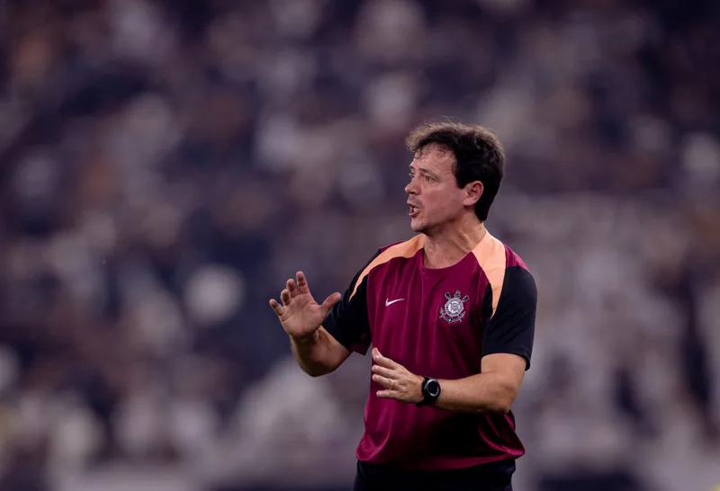 Diniz espera reação do Corinthians contra o Estudiantes após sequência de derrotas