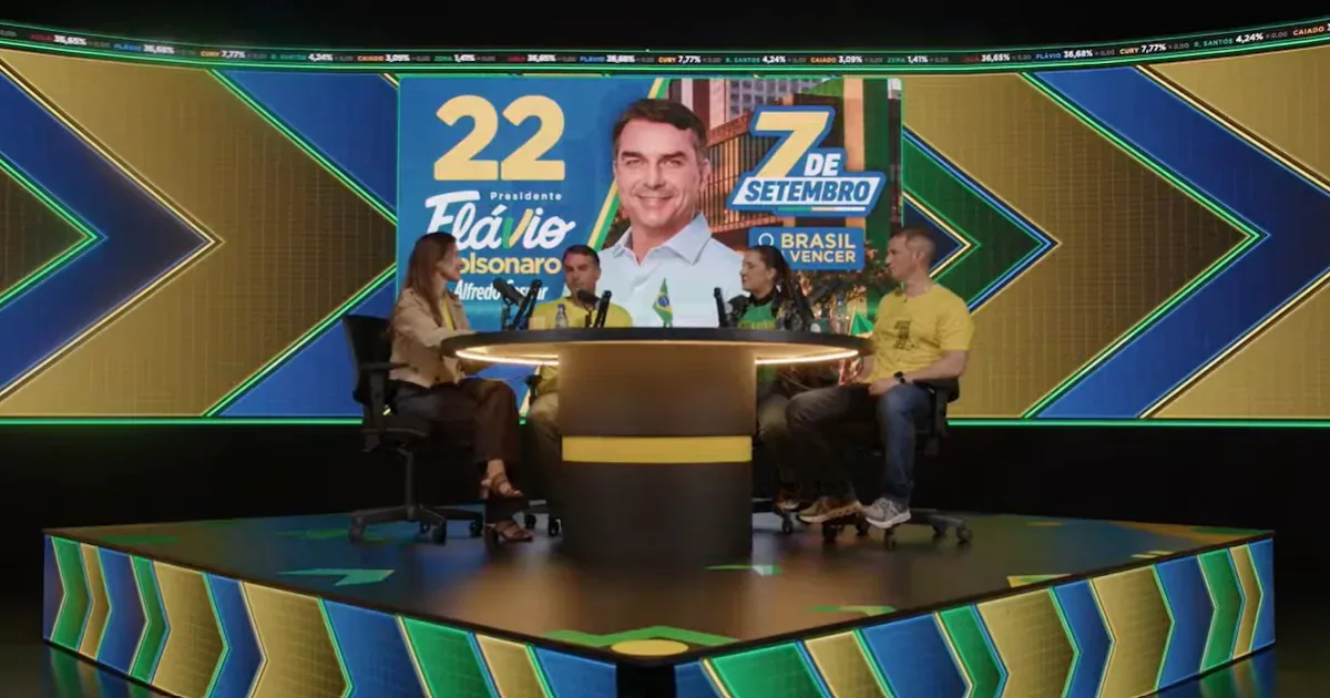 Flávio Bolsonaro relança canal com programação 24 horas durante campanha