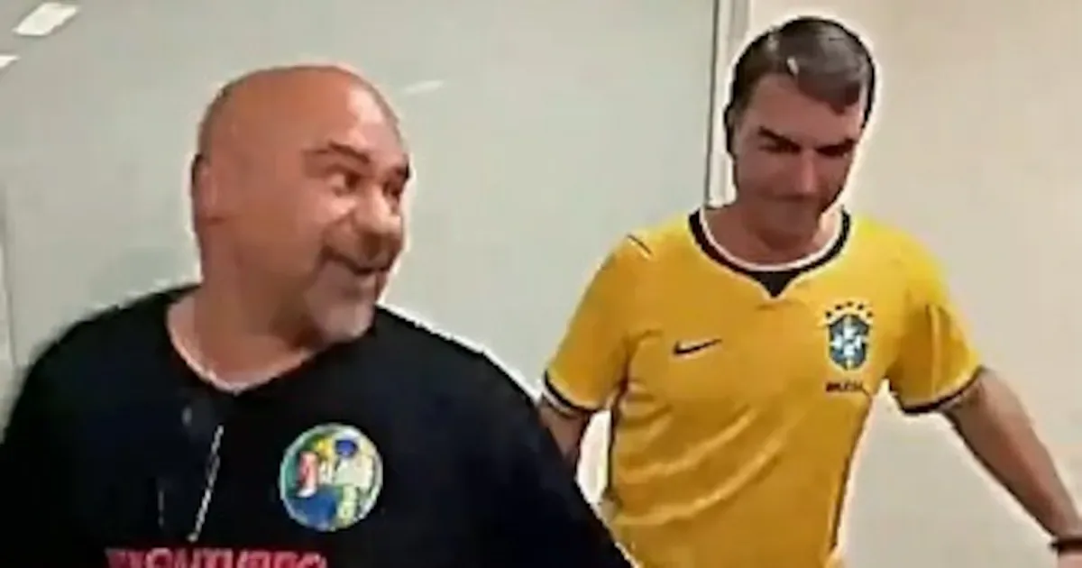 TSE manda suspender jingle de Lula sobre Flávio Bolsonaro