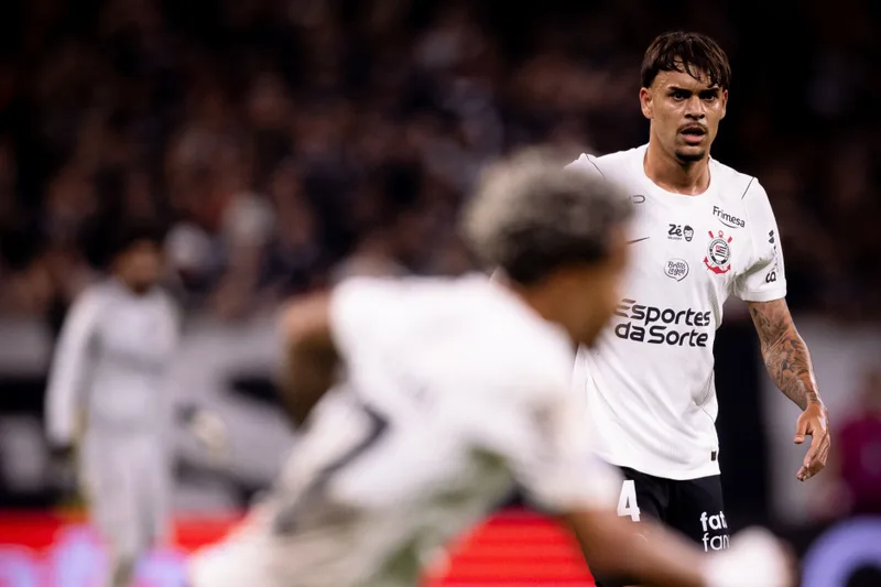 Tchoca se destaca na defesa e retoma espaço entre titulares do Corinthians