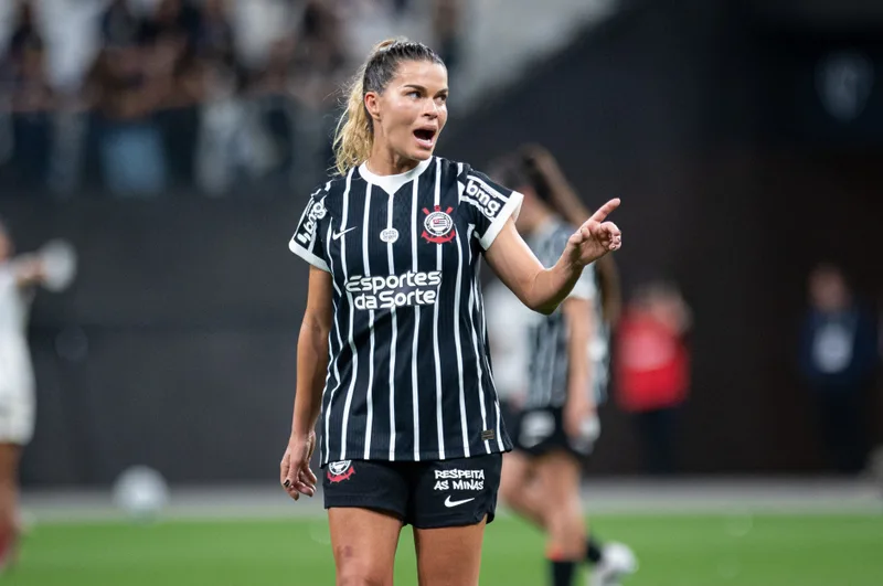 Tamires reconhece frustração e aponta Libertadores como chance de reação do Corinthians