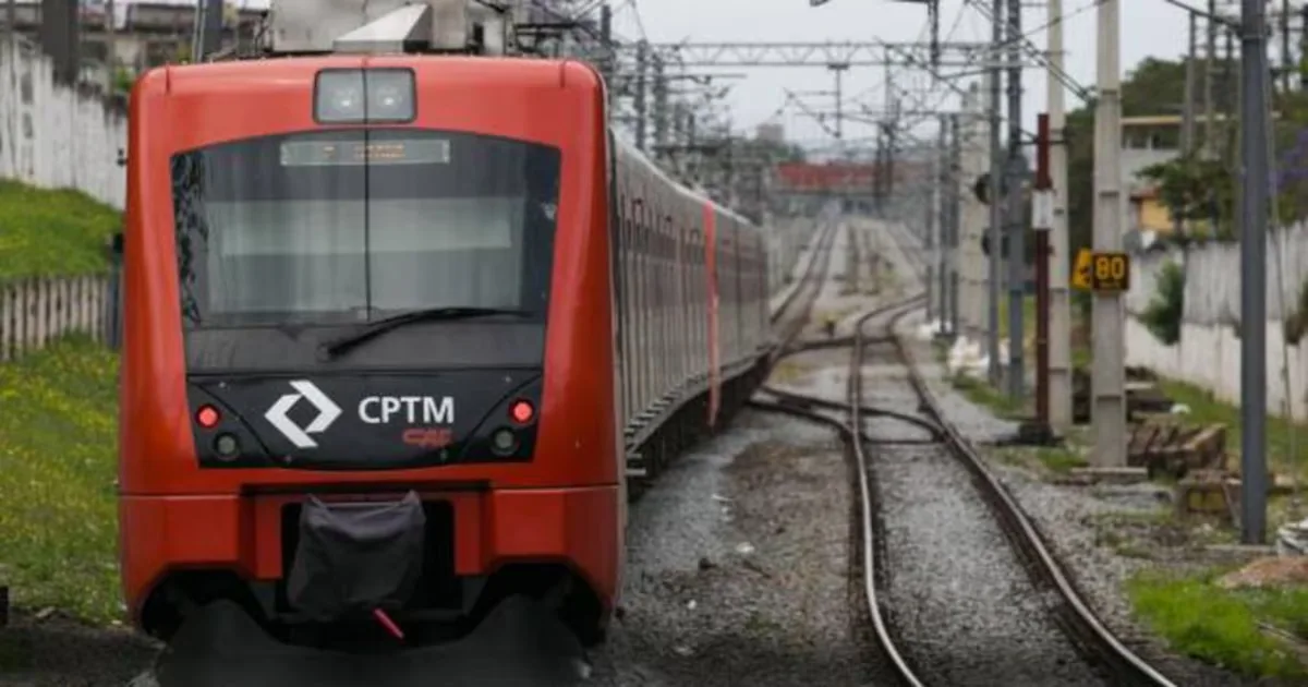 Fogo nos trilhos altera operação da Linha 12-Safira em São Paulo