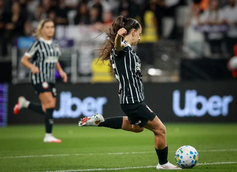 Belén Aquino destaca evolução em nova função no Corinthians