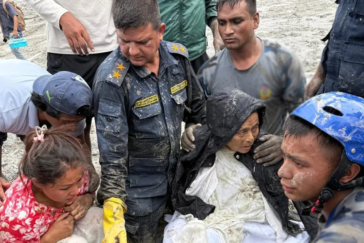 Resgates no Nepal reduzem lista de desaparecidos após deslizamentos