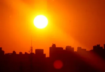 Calor dos oceanos também bate recorde em agosto, aponta Copernicus