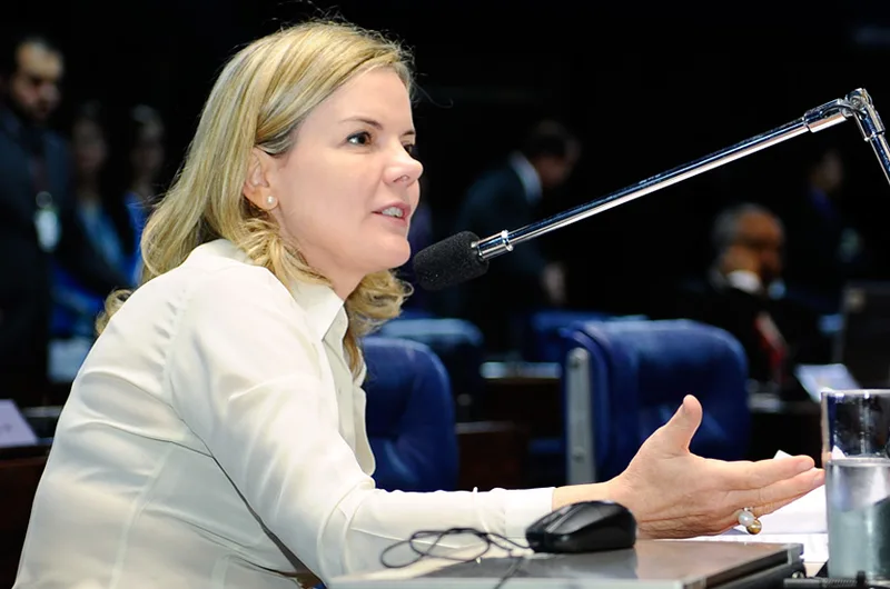 Gleisi: aprovação de projeto sobre feminicídio será resposta a casos recentes de violência